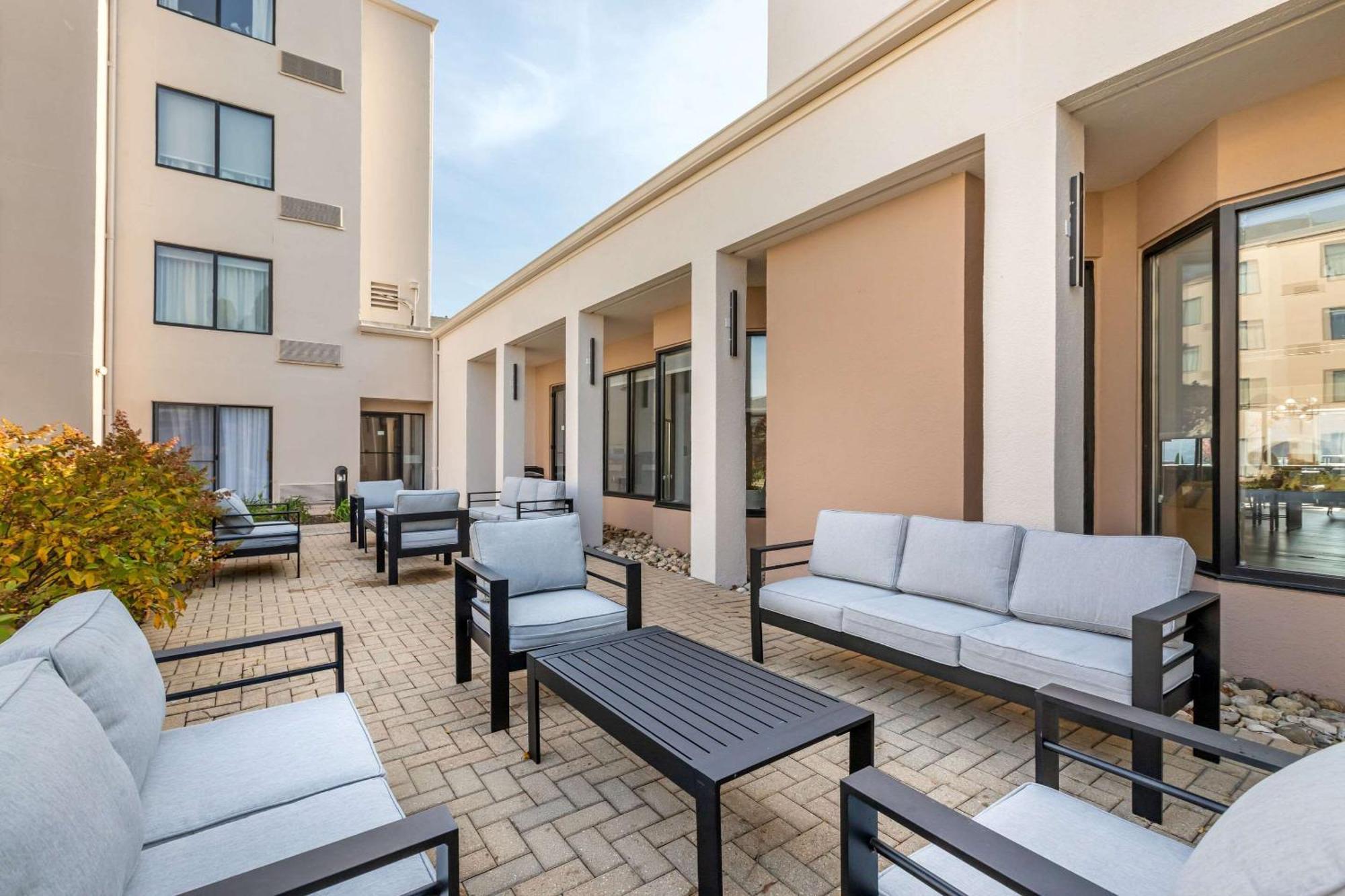 Comfort Inn & Suites Arlington Heights - Buffalo Grove Екстериор снимка