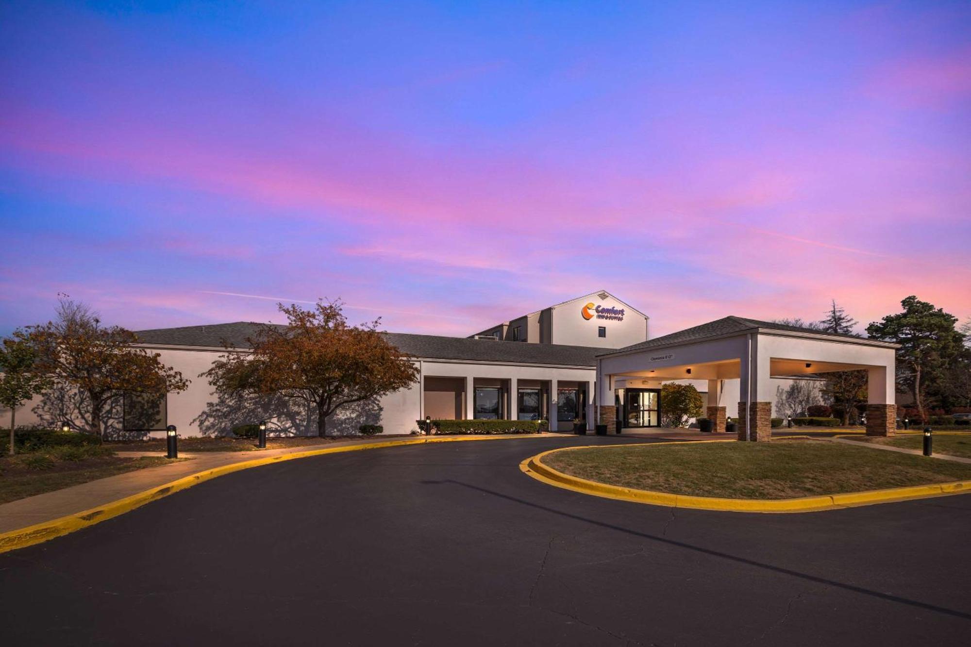Comfort Inn & Suites Arlington Heights - Buffalo Grove Екстериор снимка